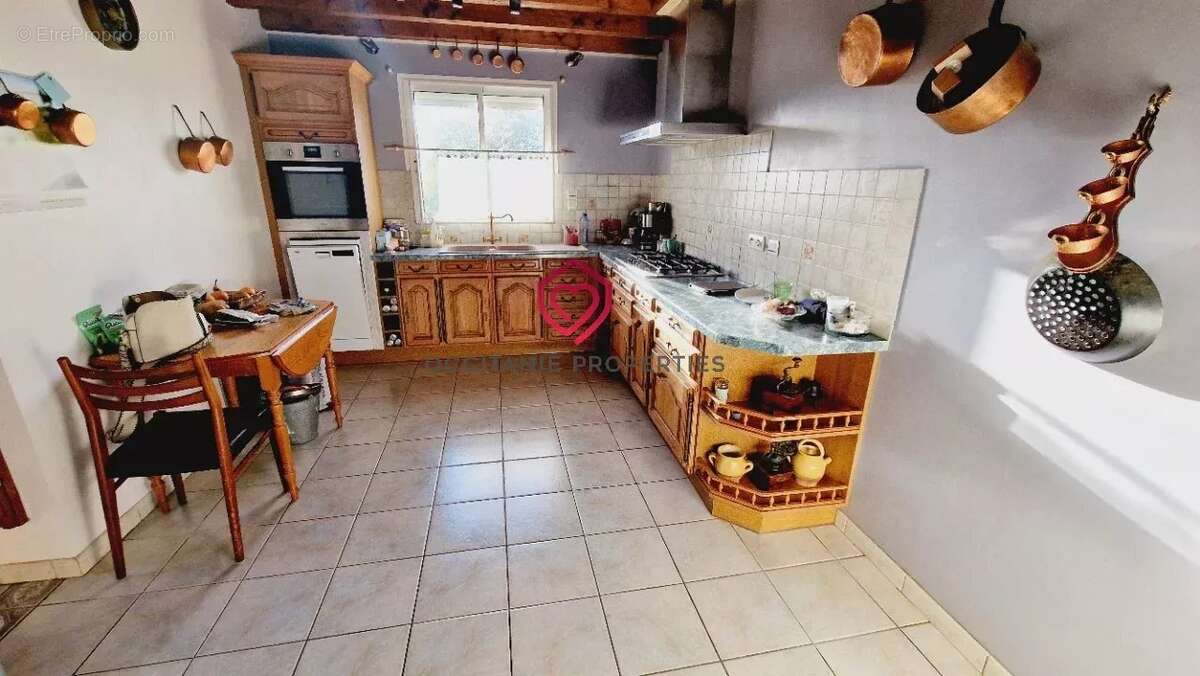 Maison à MERCENAC