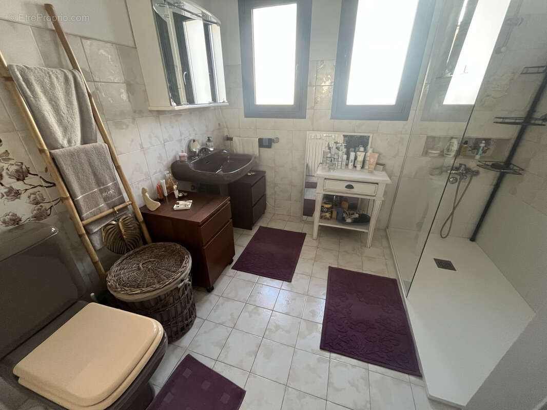 Appartement à VALLAURIS