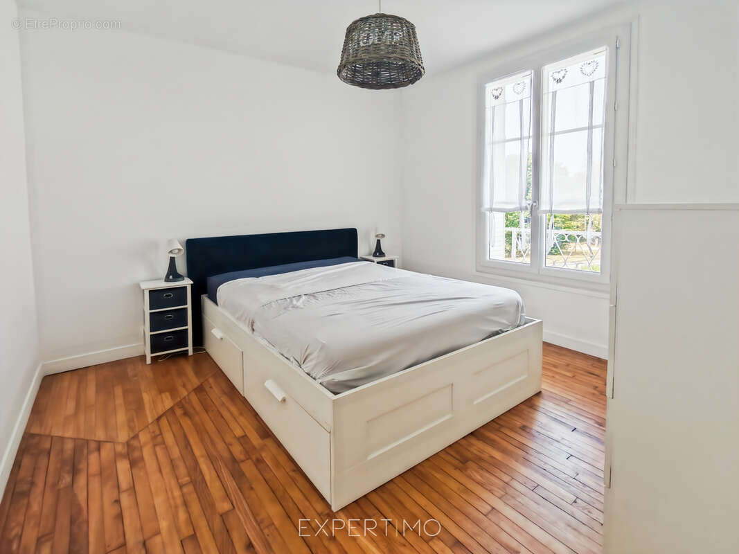Maison de caractère rénovée avec jardin, véranda et garage - photo 14