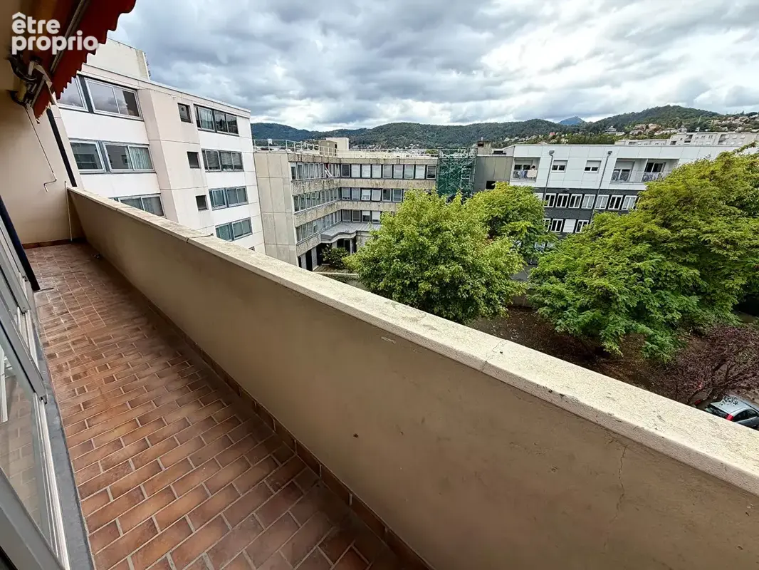 CLERMONT-FD / T2 de 47 M2 à vendre avec balcon et parking ! - photo 5