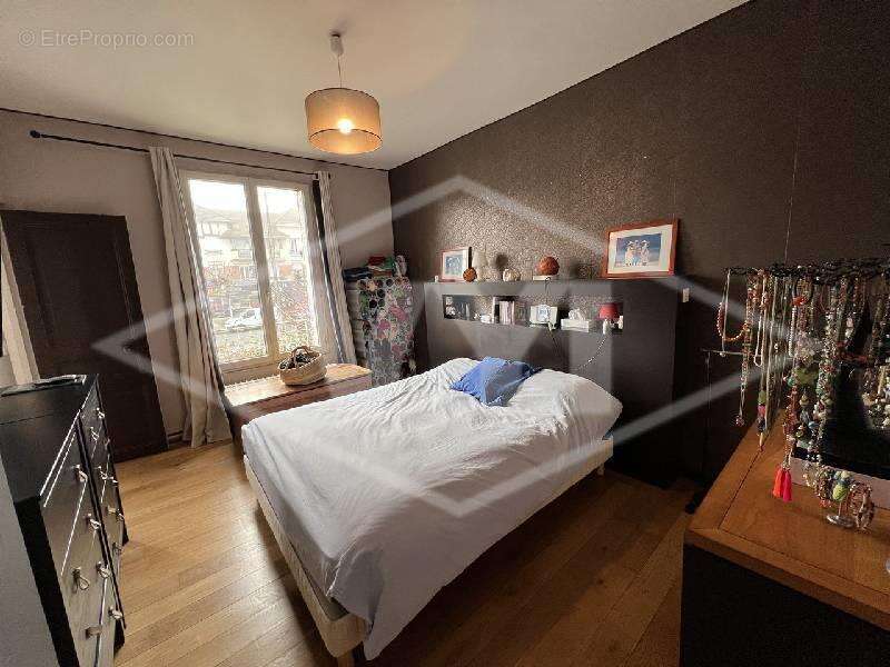 Maison à COMBS-LA-VILLE