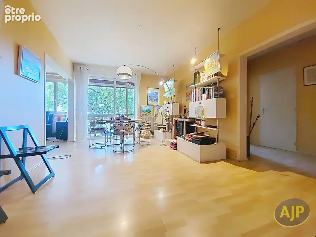 Cauderan-T4 94m²- Balcon - photo 4
