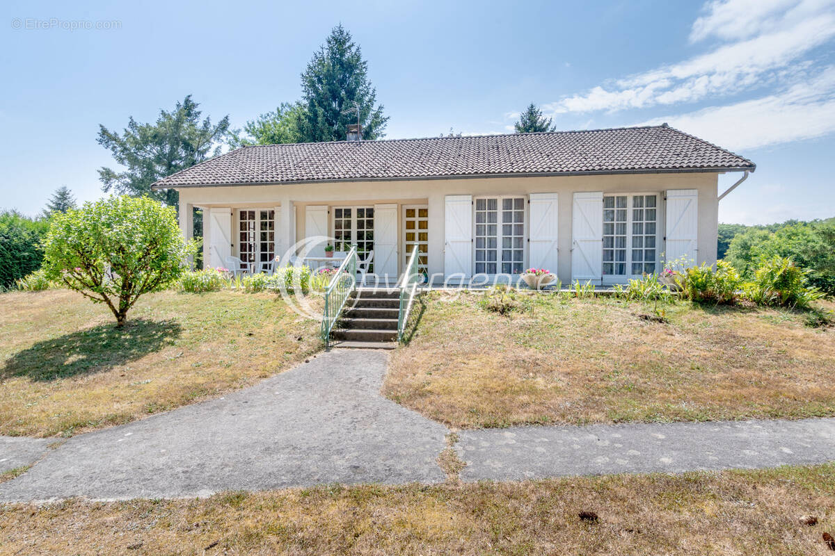 Maison à COMPREIGNAC