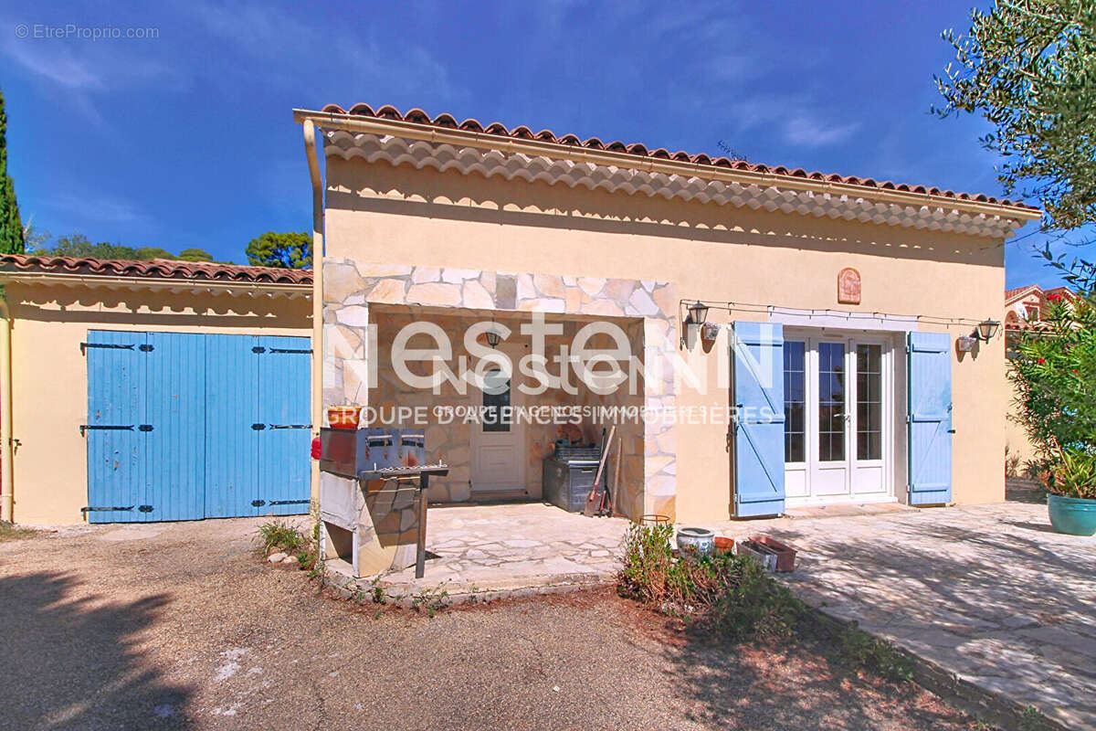 Maison à VILLECROZE