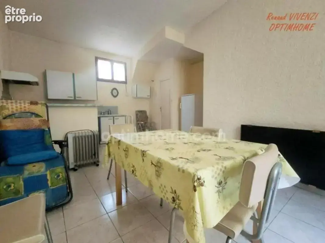 PRADES CENTRE – 3 chambres, balcons et terrasse avec vue montagnes – 80 000 € - photo 4