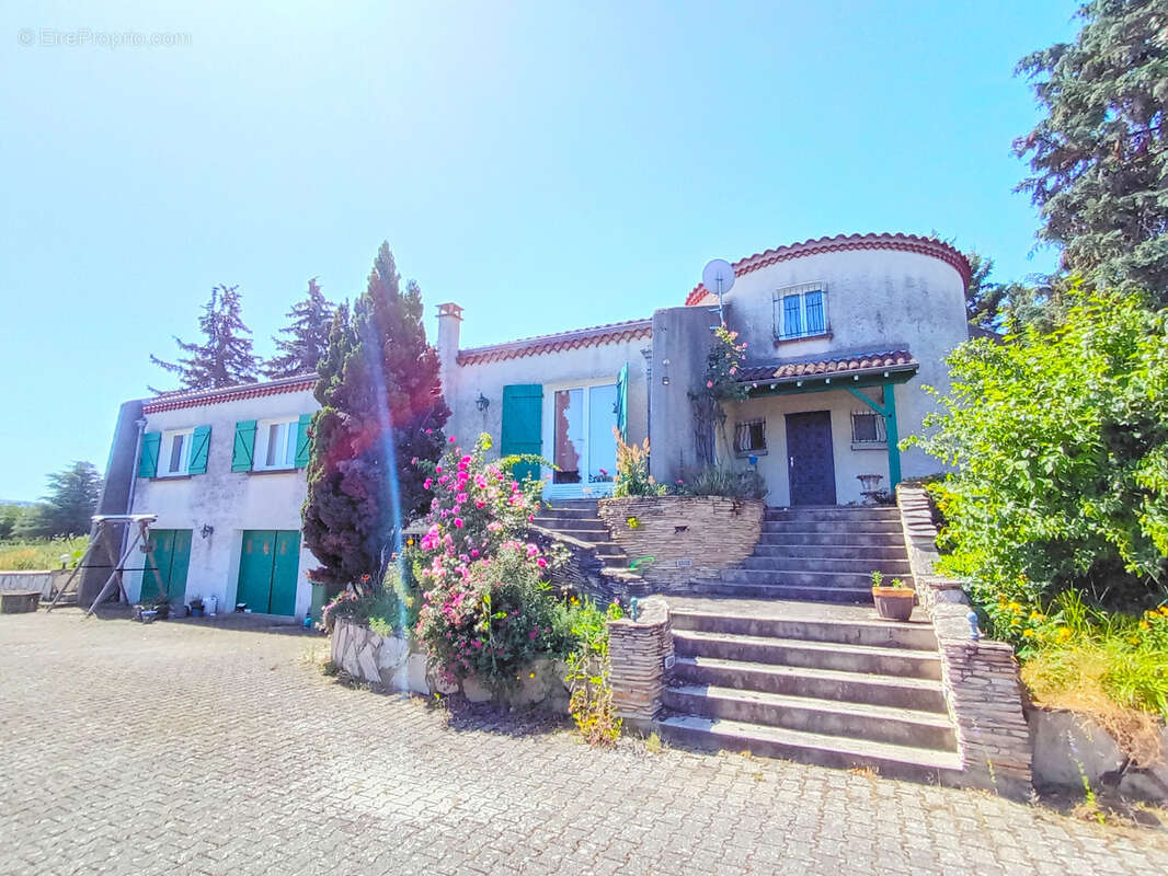 Maison à VEAUCHE