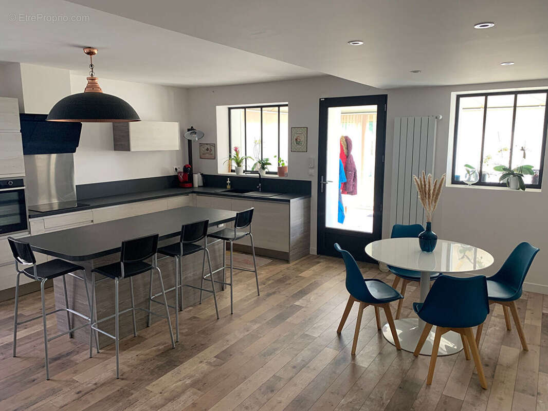 Maison à TONNAY-CHARENTE