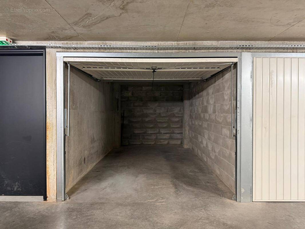 Parking à VILLEURBANNE