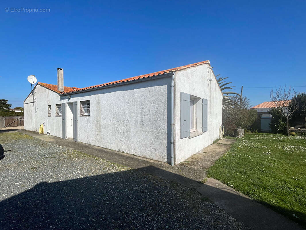 Maison à LA BREE-LES-BAINS