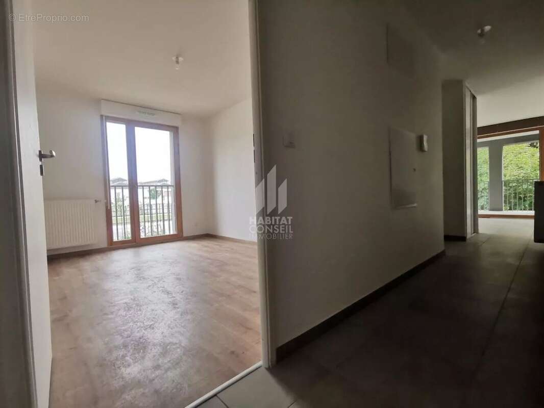 Appartement à LE PONT-DE-CLAIX