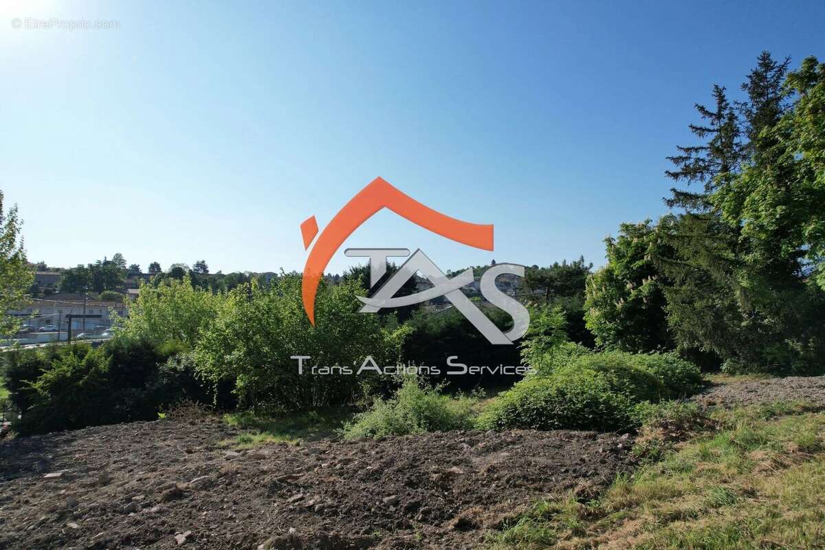 Terrain à SAINT-MARTIN-LA-PLAINE