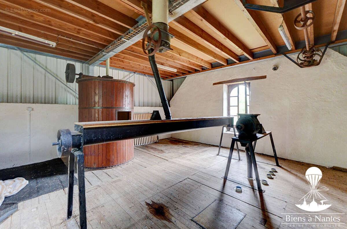 Maison à SAINT-MACAIRE-EN-MAUGES