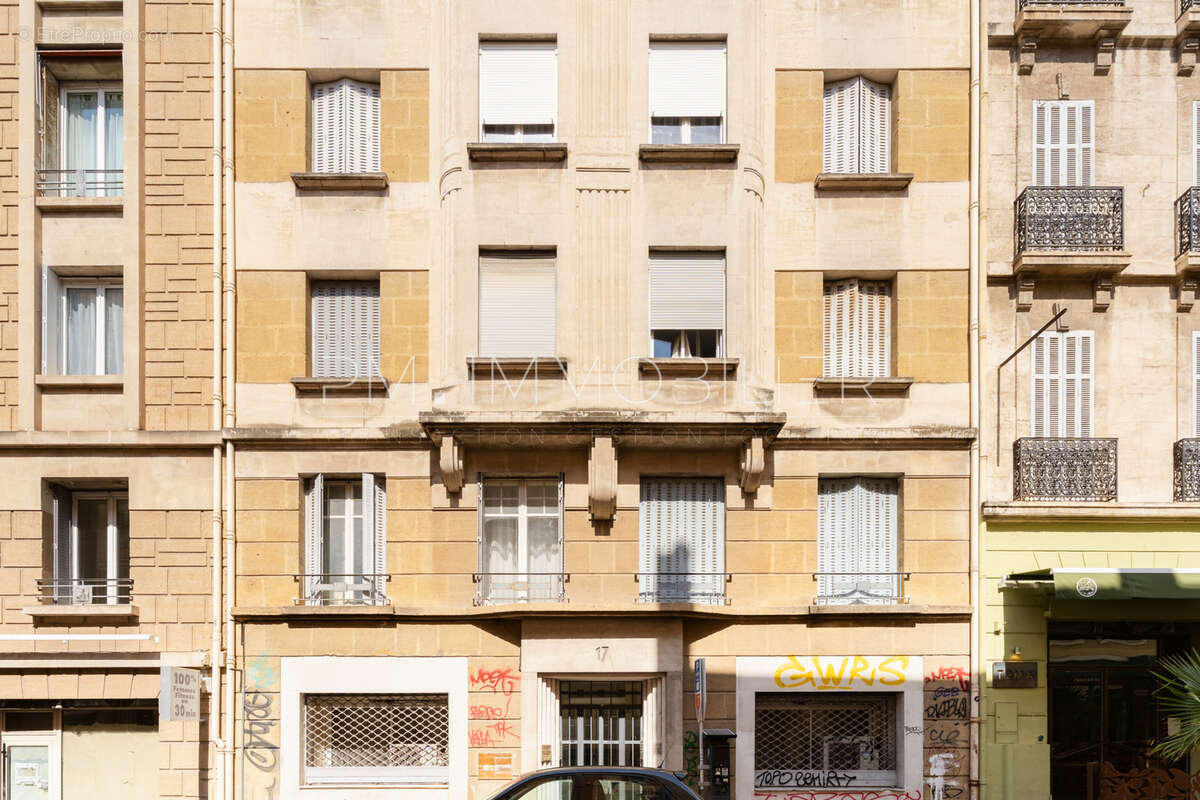 Commerce à MARSEILLE-1E