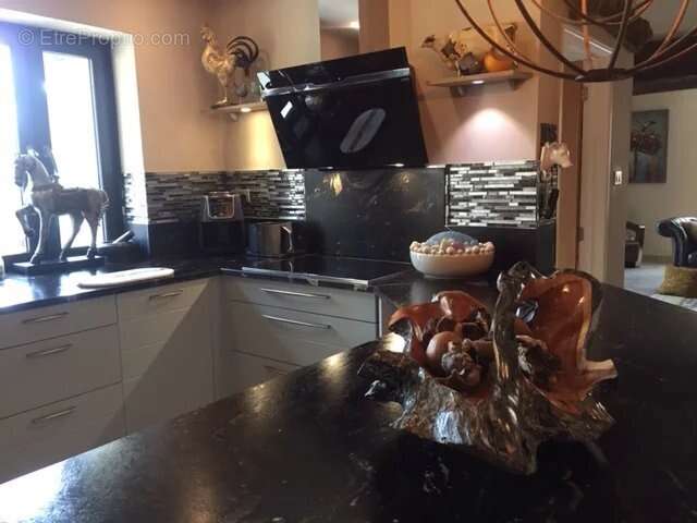 Maison à NANTEUIL-EN-VALLEE