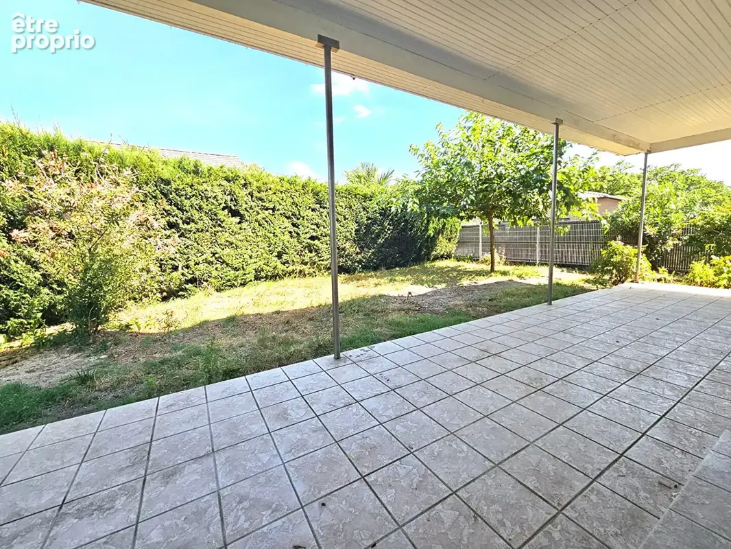 Maison 110 m²  avec 2 chambres, jardin et garage - photo 4