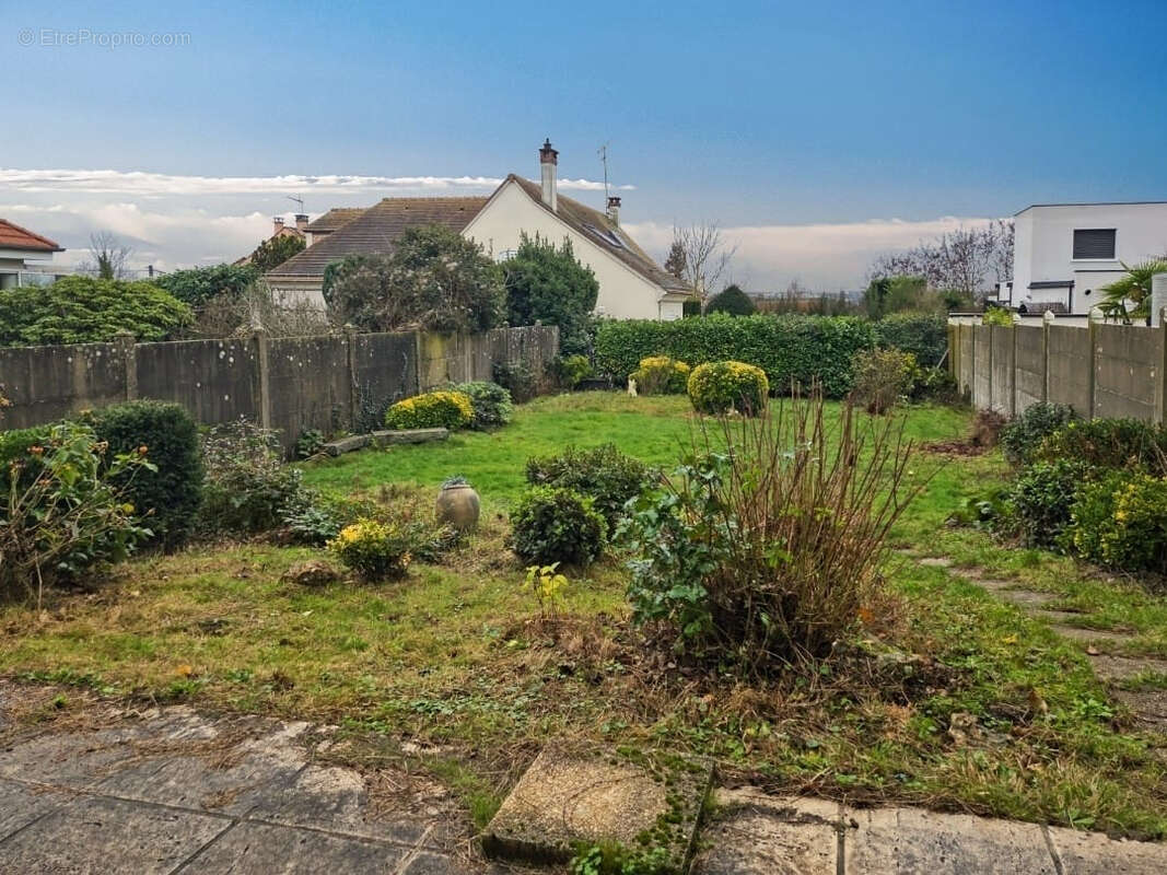 Maison à VERRIERES-LE-BUISSON