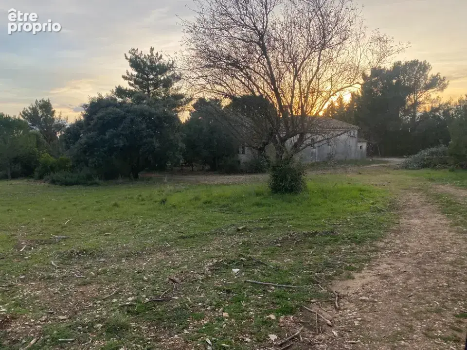 Terrain 1 150 m² à vendre à Cucuron (84160) - photo 2