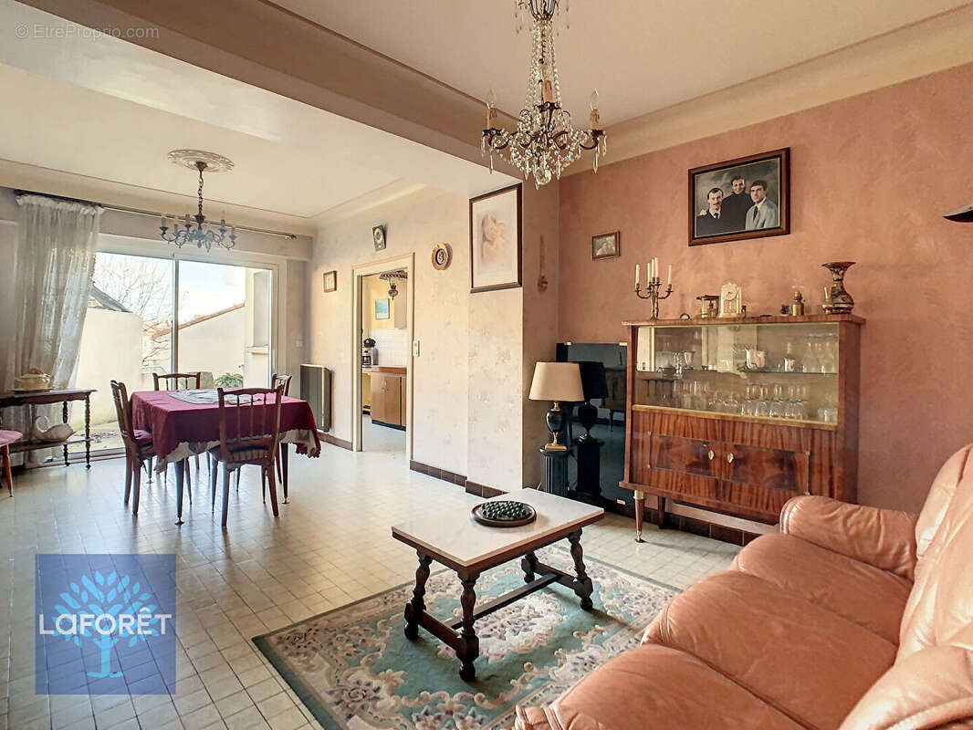 Maison à LE MAY-SUR-EVRE