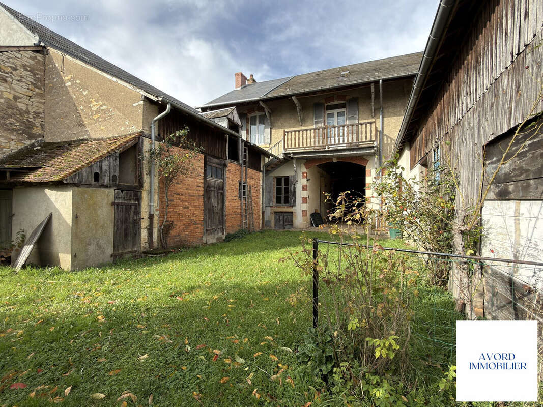 Maison à BENGY-SUR-CRAON