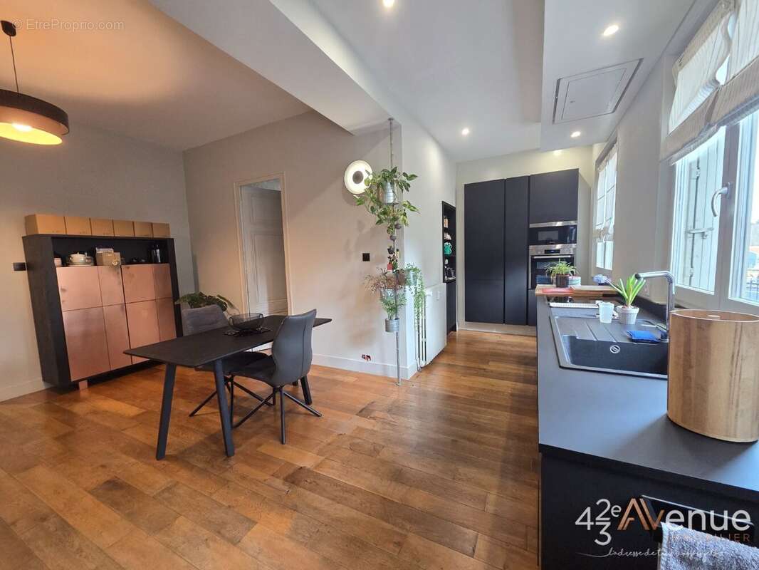 Appartement à SAINT-ETIENNE
