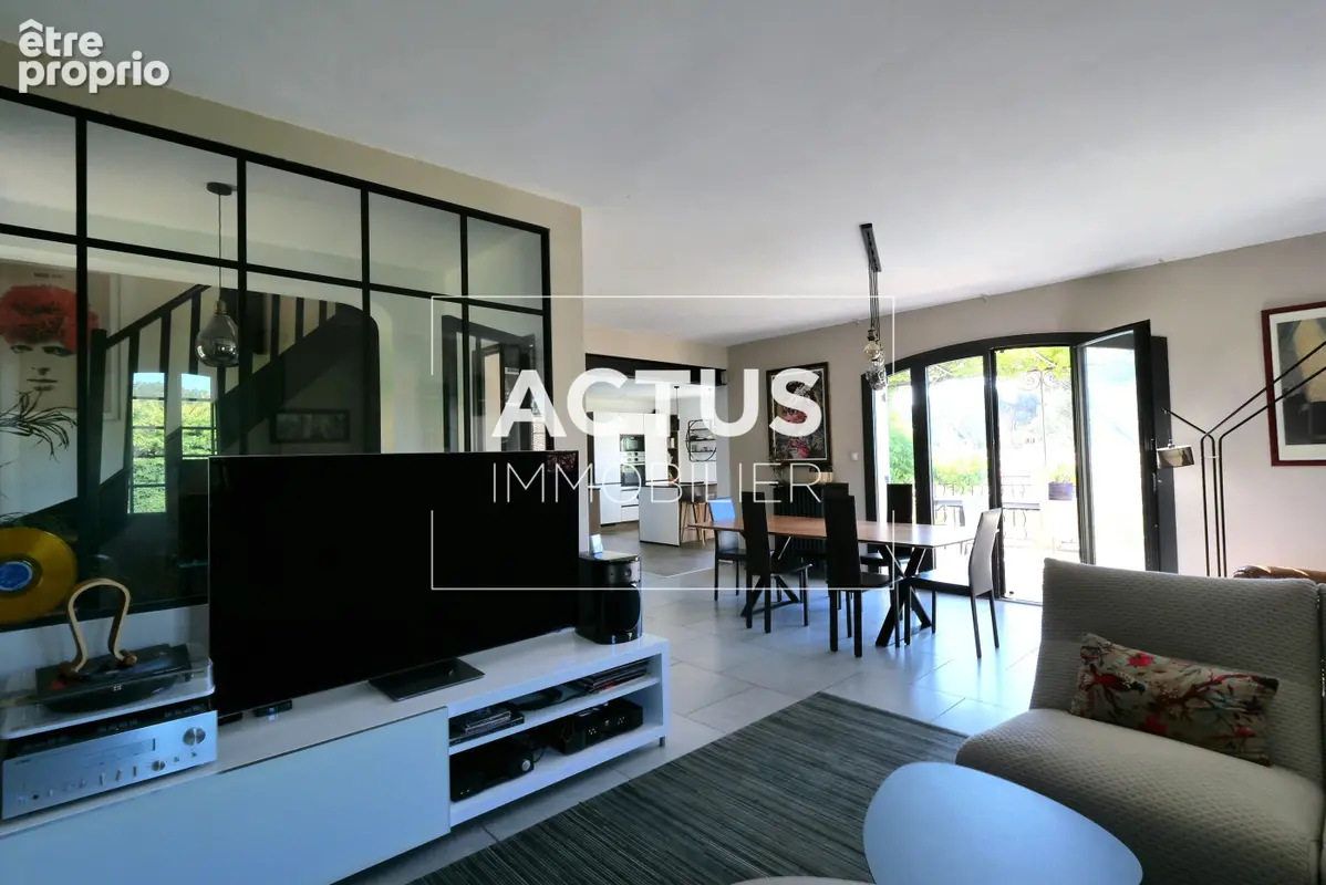 Maison 10 pièces 227 m² à vendre à Lamanon (13113) - photo 5