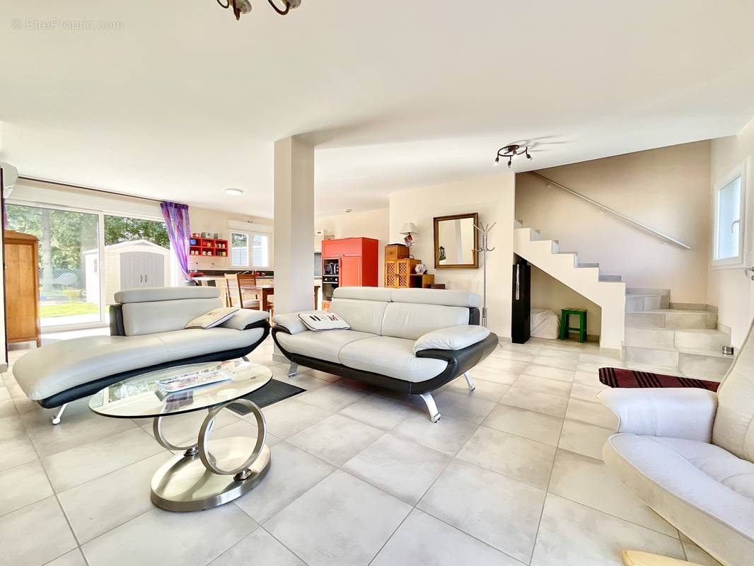 Maison 110 m² Saint-Just-Saint-Rambert - photo 2