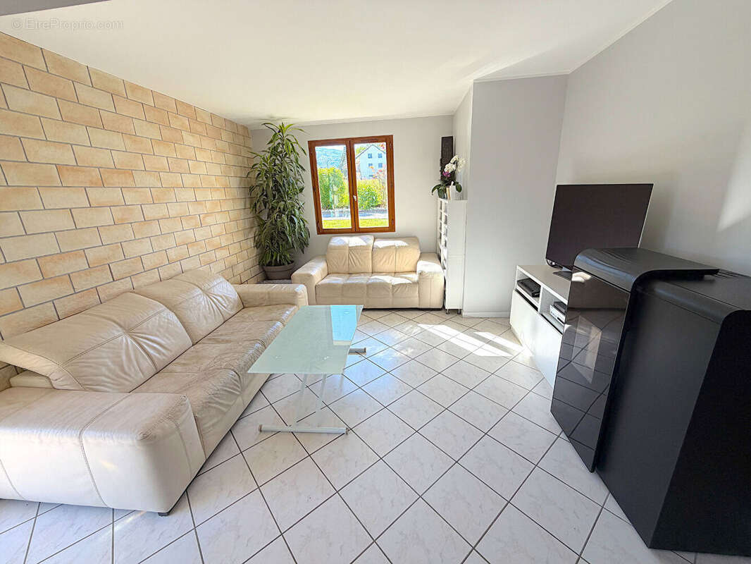 Maison à BASSY