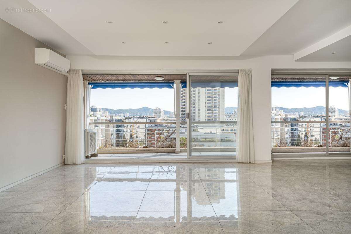 Appartement à MARSEILLE-8E