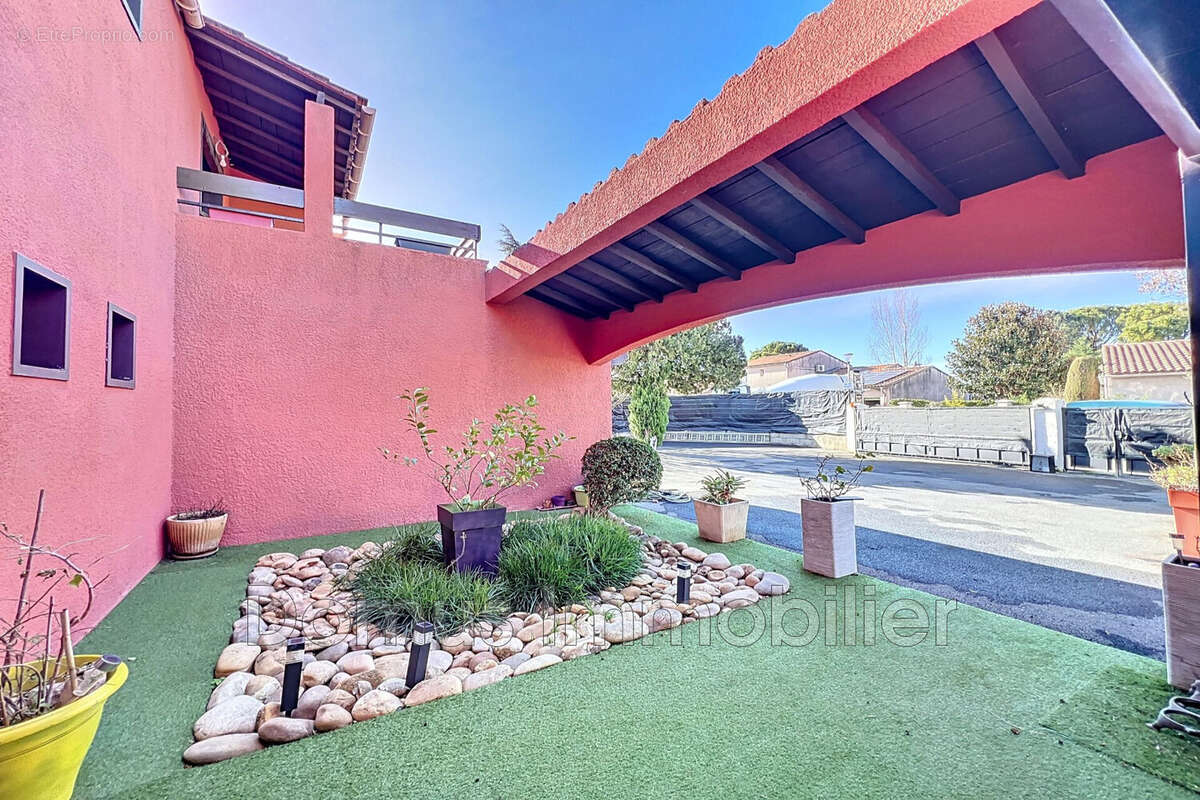 Maison à MORIERES-LES-AVIGNON