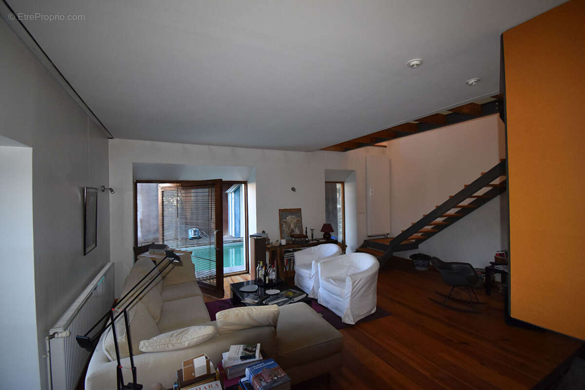 Maison à VARENNES-VAUZELLES