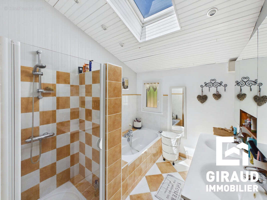 Maison 95 m² à Vouille  - photo 9
