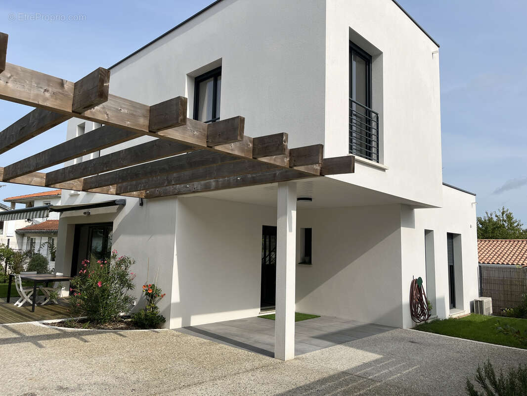 Maison à VAUX-SUR-MER