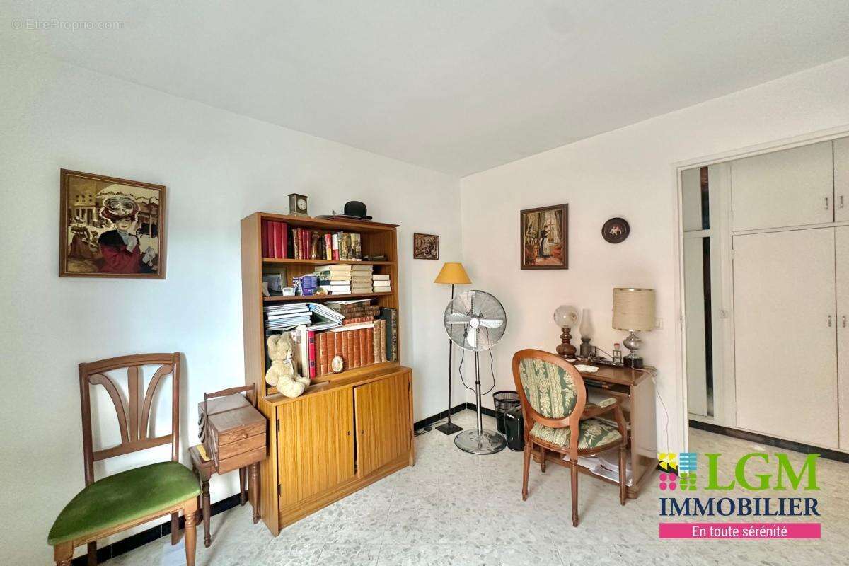 NÎMES - Spacieux appartement Jean Jaurès - photo 8