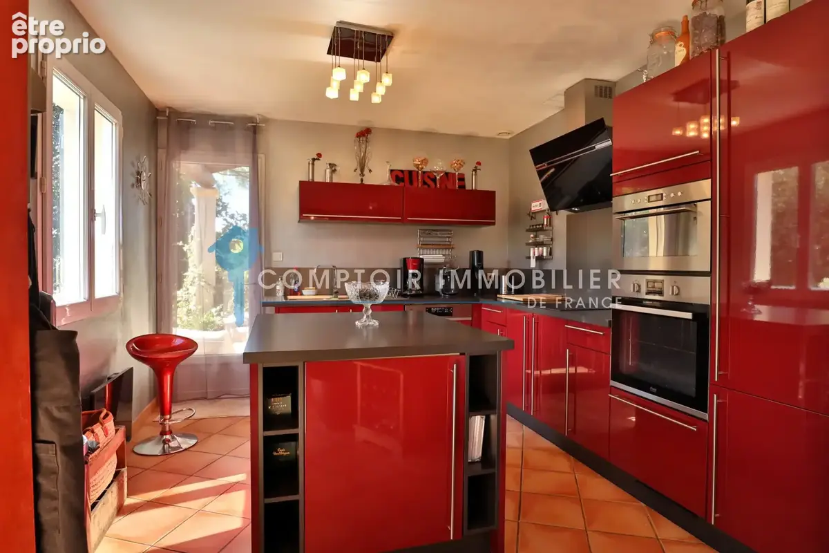 Dept 84 - MAUBEC - Maison de 122 m2 avec piscine et 2 garages sur un terrain de 1 234 m2 - photo 7