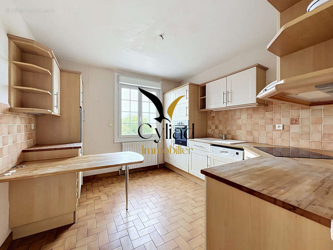 Maison 130 m² à Saint-Meloir-Des-Ondes  - photo 6