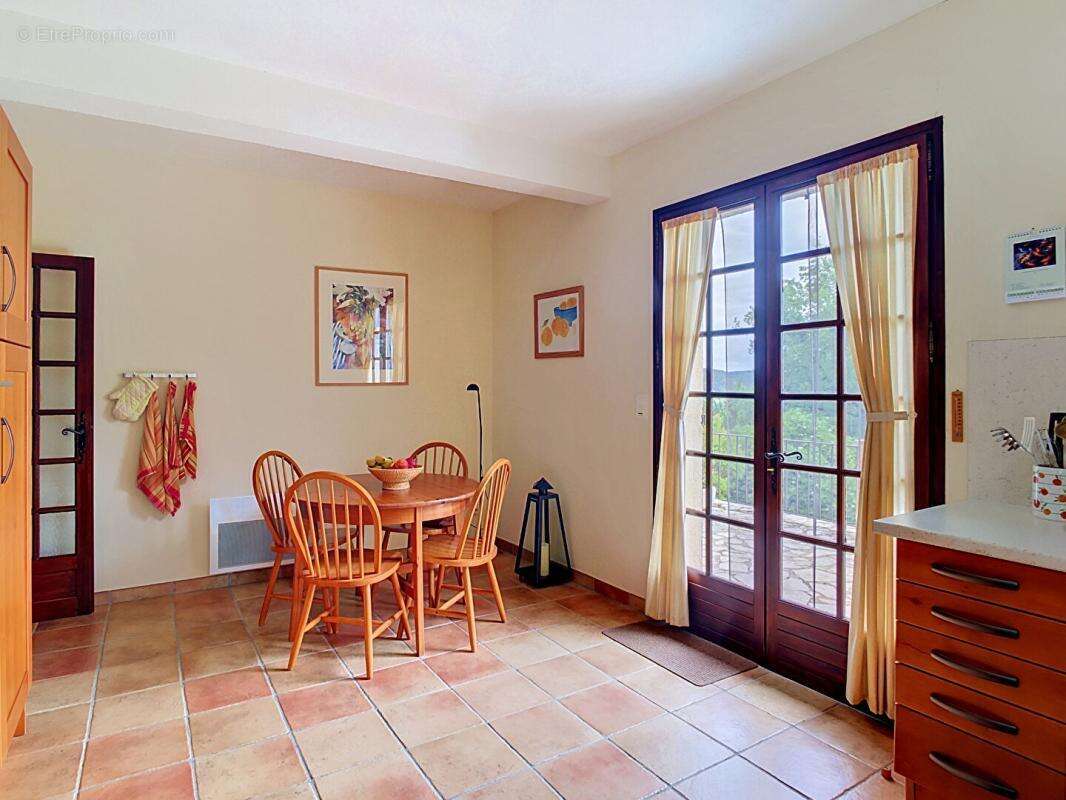 Belle maison récente avec piscine et vue splendide sur la vallée - photo 8