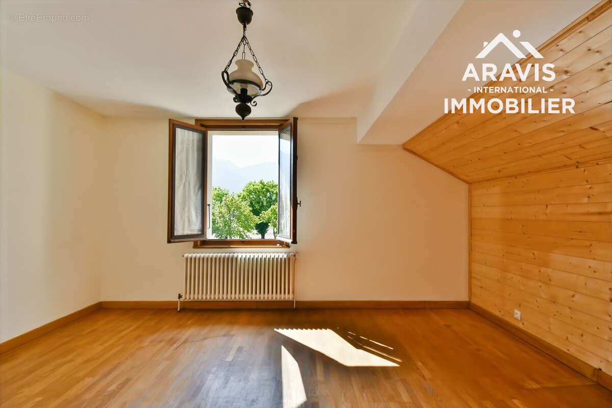 Maison lumineuse avec 6 chambres - photo 21