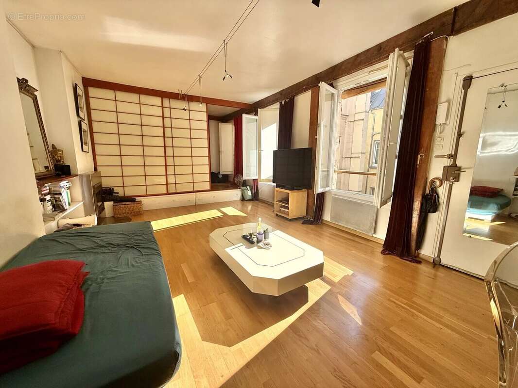 Appartement à PARIS-2E