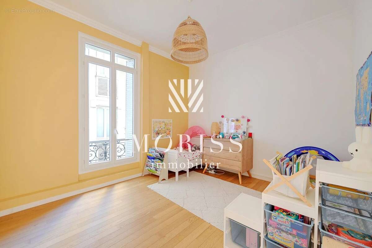 Appartement à CHARENTON-LE-PONT