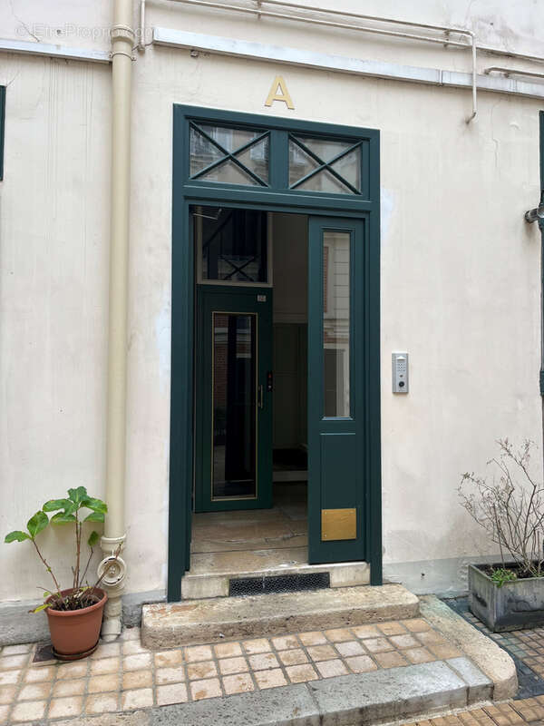 Appartement à PARIS-8E