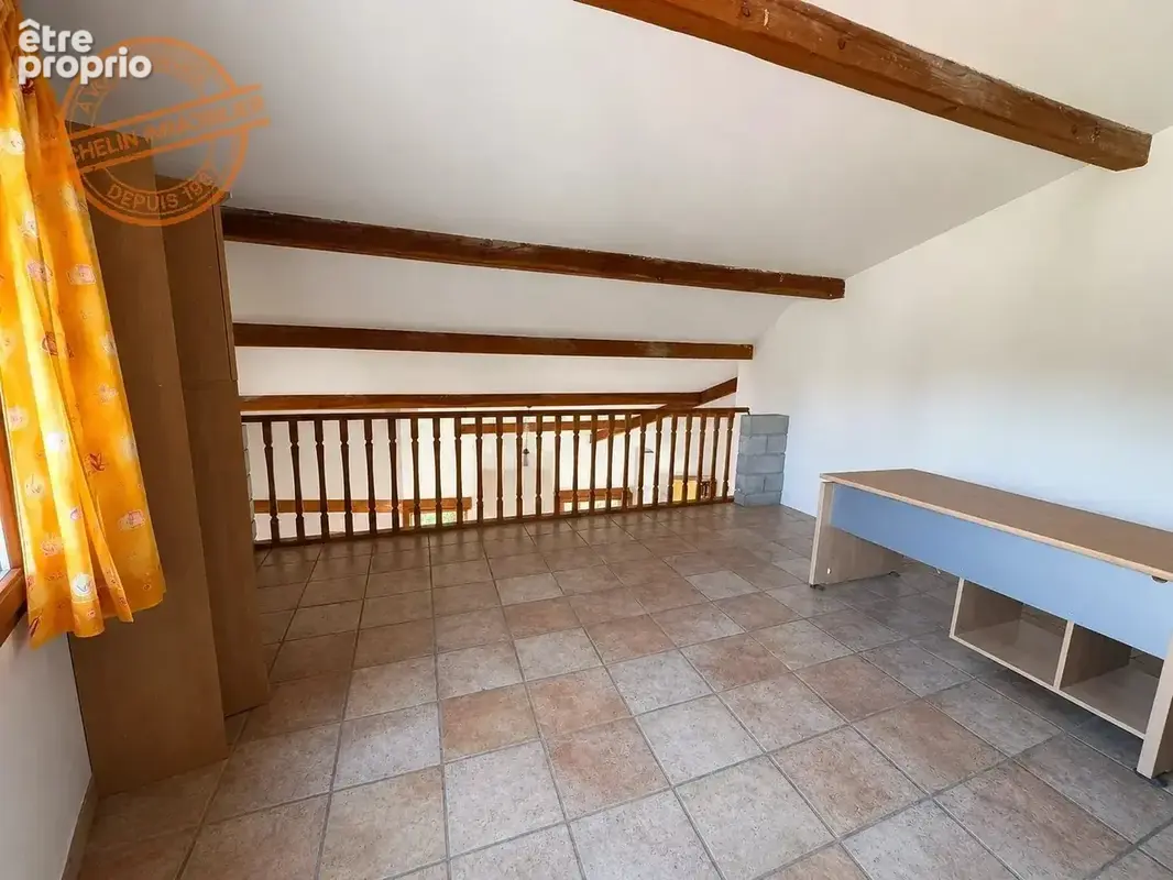 ROCHE (38090) – Propriété familiale de 230 m² avec piscine, pool house, vue dégagée et performances énergétiques remarquables - photo 9