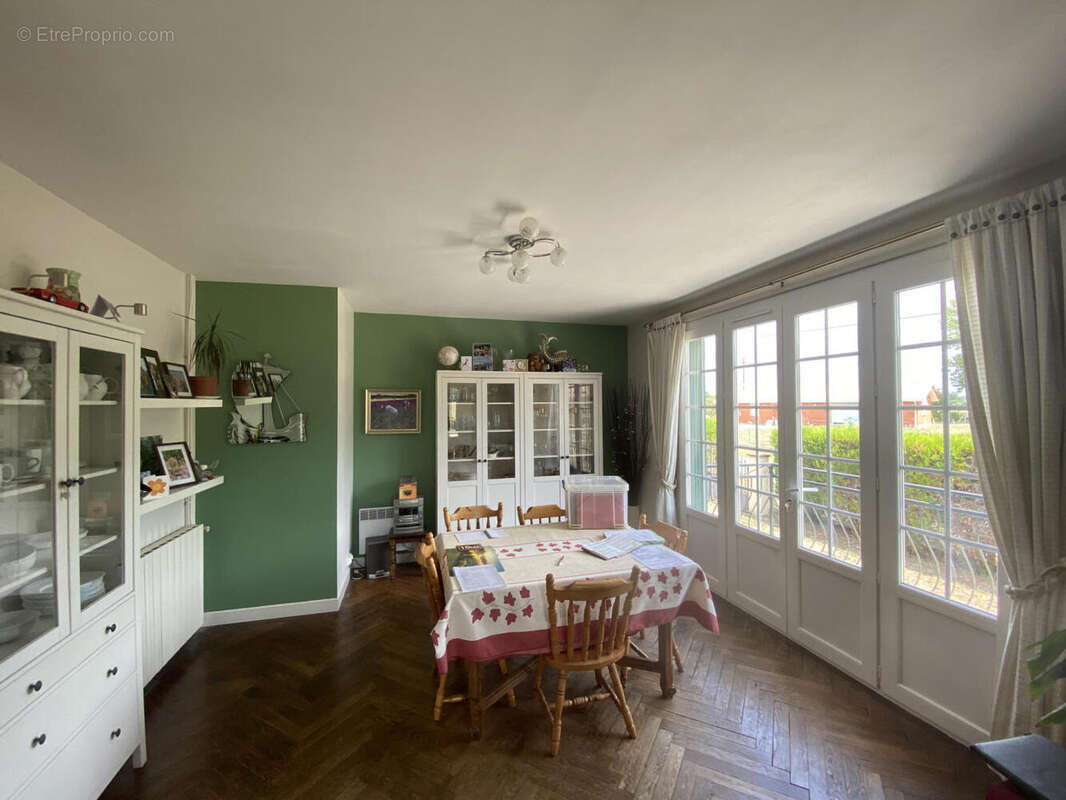 sam - Maison à CHENAUD