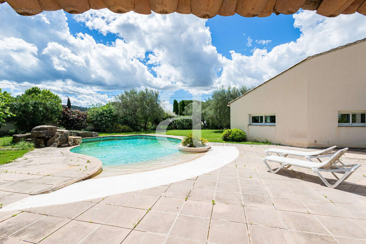 Maison à VAISON-LA-ROMAINE