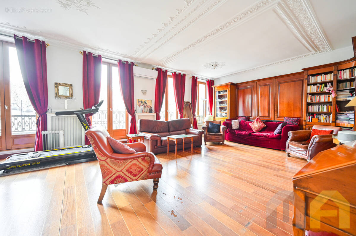 Appartement à PARIS-11E