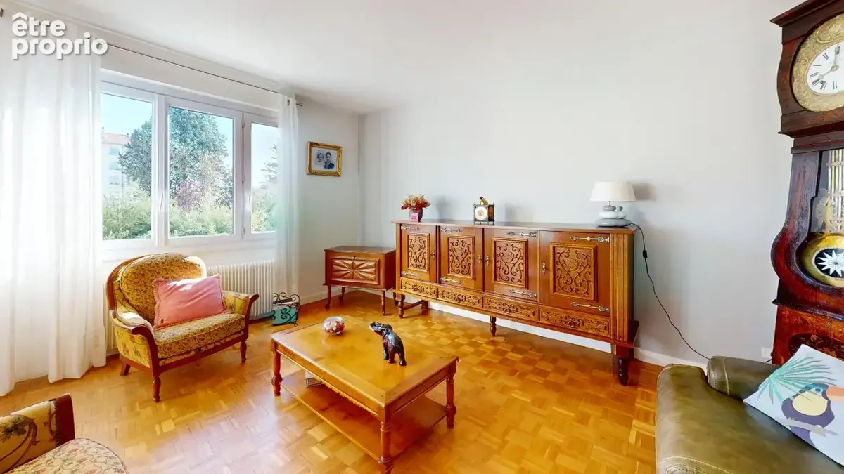 Appartement T3 de 77 m² À Vendre avec balcon, cave et box fermé inclus - photo 5