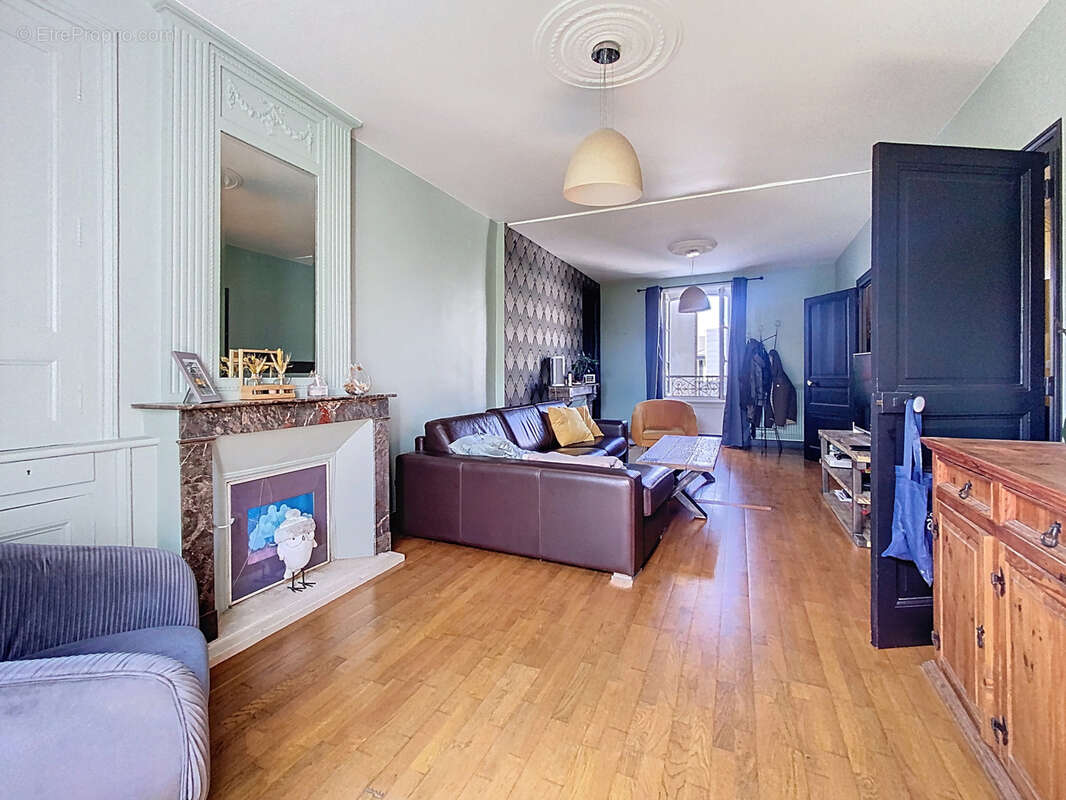 Maison à DONVILLE-LES-BAINS