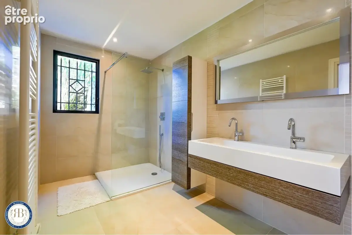 À vendre — villa contemporaine à mougins — secteur recherché — calme —	4 chambres / avec appartement indépendant - photo 14