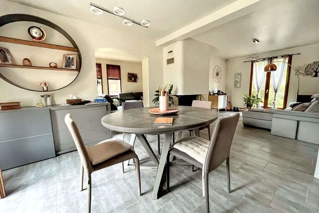 Maison à VILLIERS-SUR-MORIN