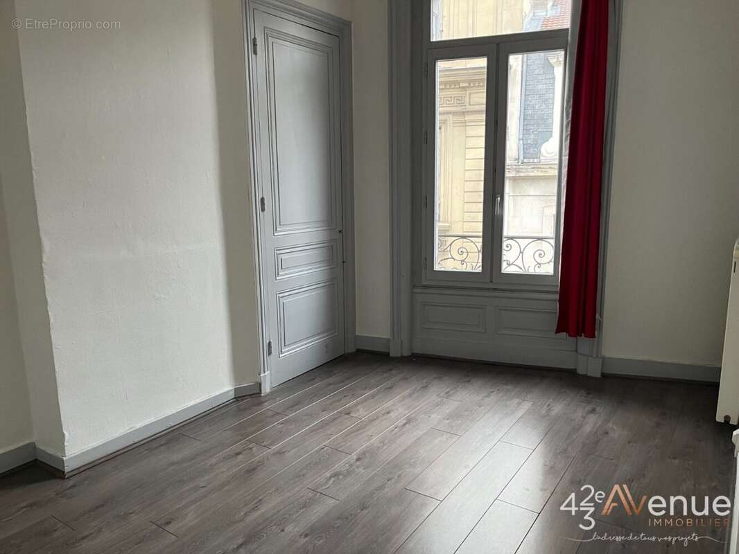 Appartement à SAINT-ETIENNE