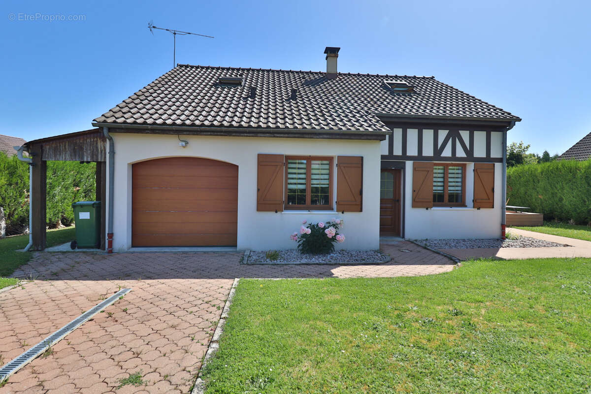 Maison à BUCHERES